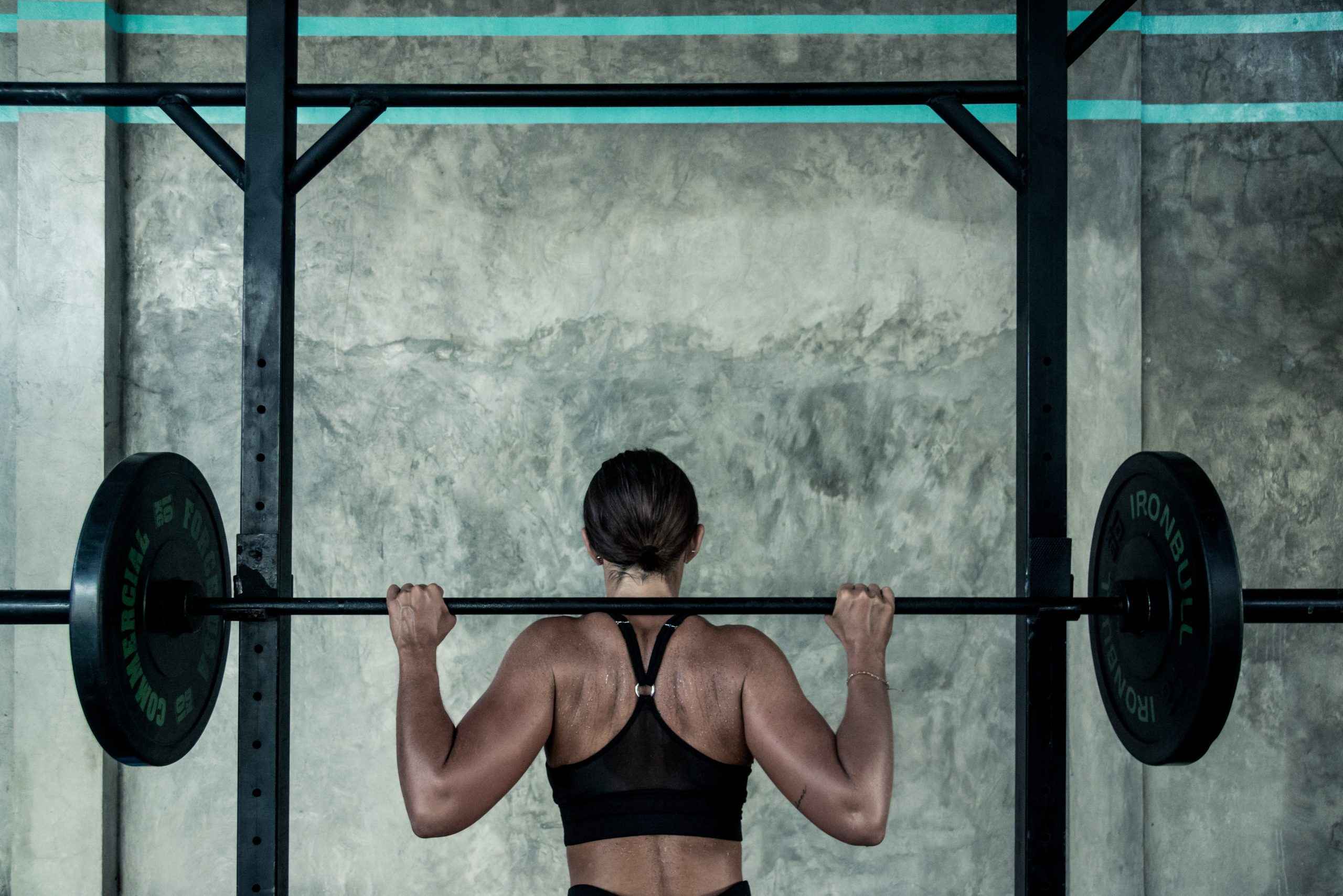 How to Set Up and Use a Squat Rack - Gym Gear