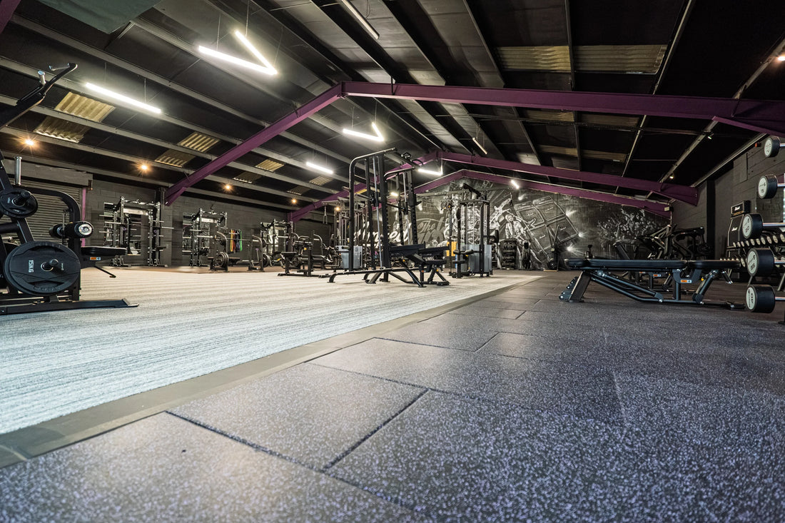 How flooring compression changes movement feel in compact strength areas - Gym Gear