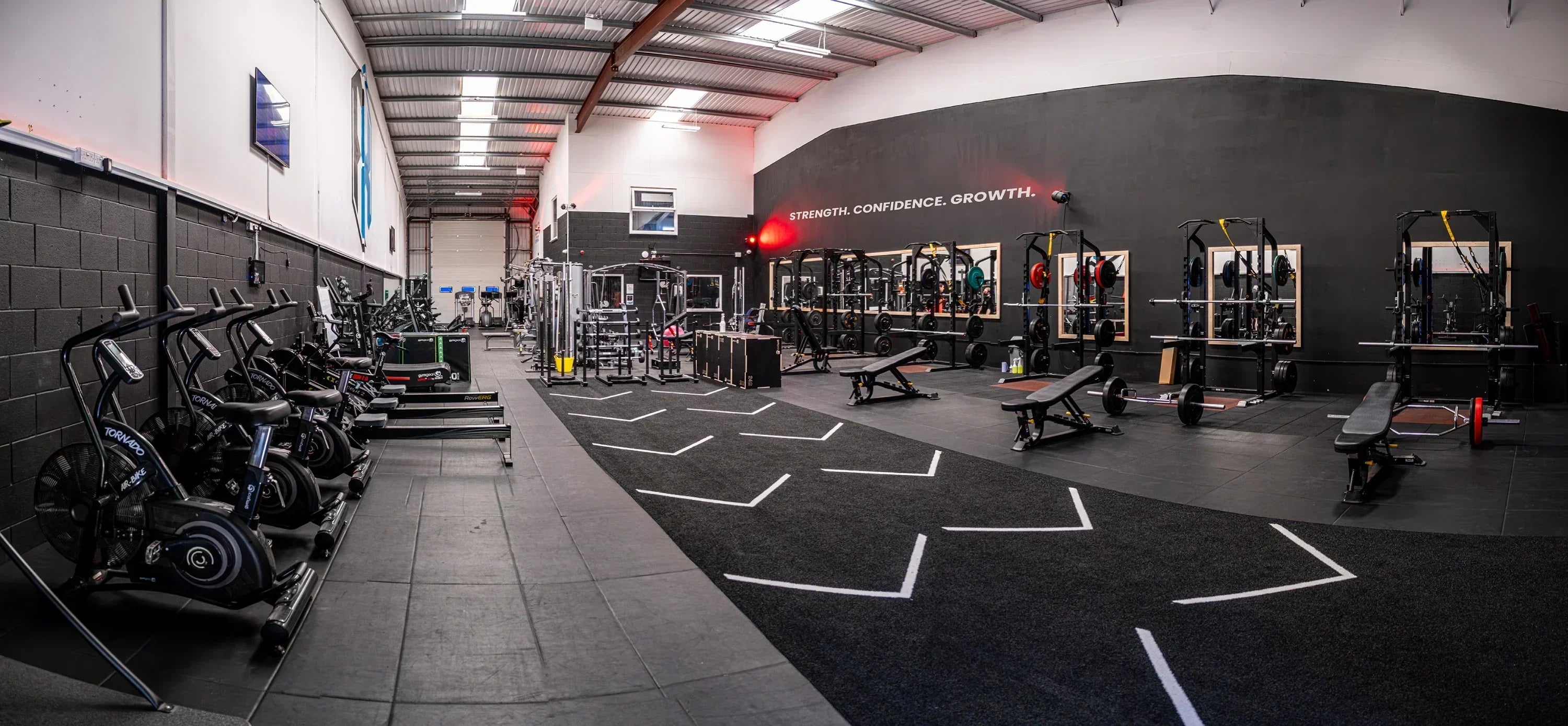 Choosing the right gym flooring for different training zones - Gym Gear