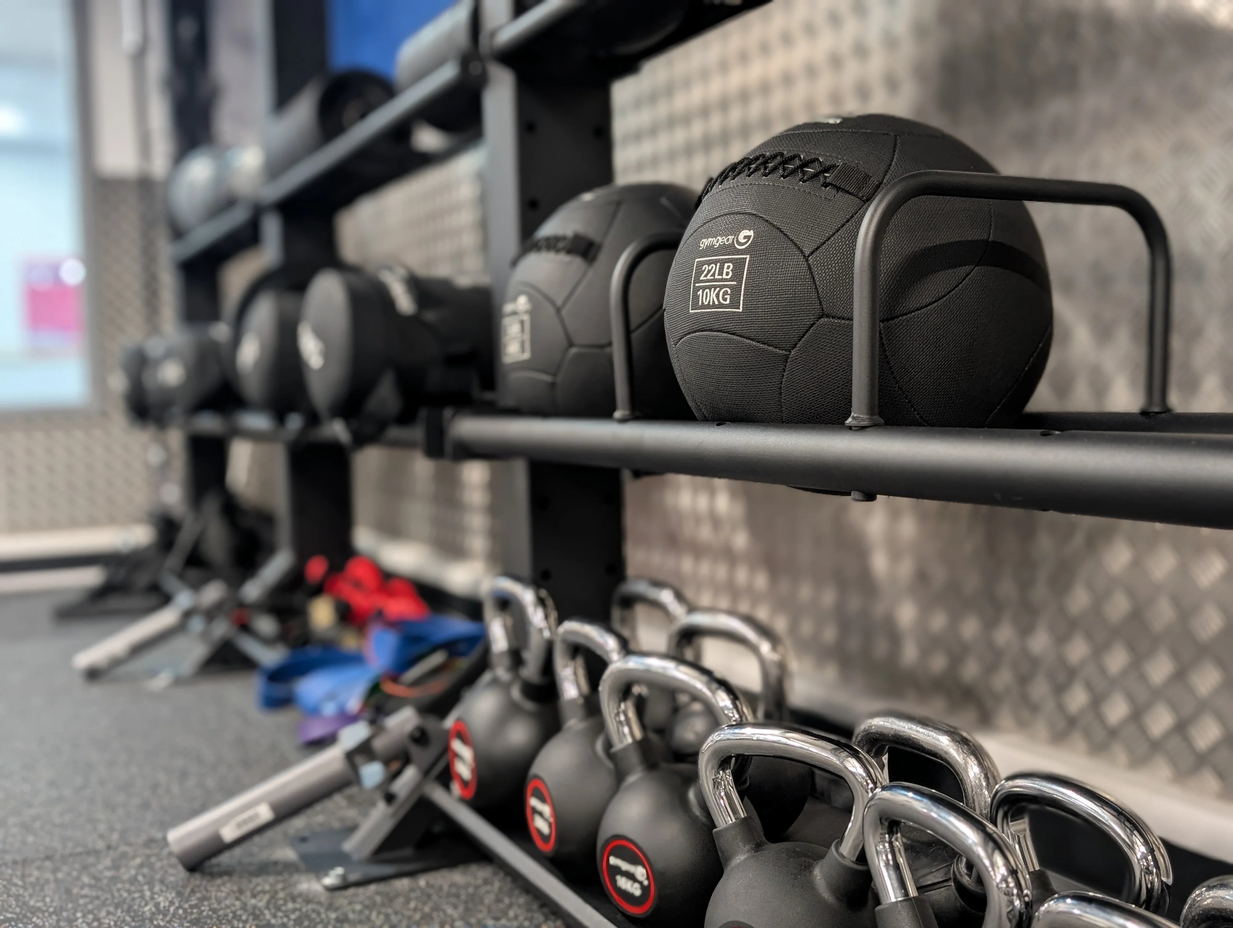 Managing visual clutter in equipment-dense commercial gyms – Gym Gear