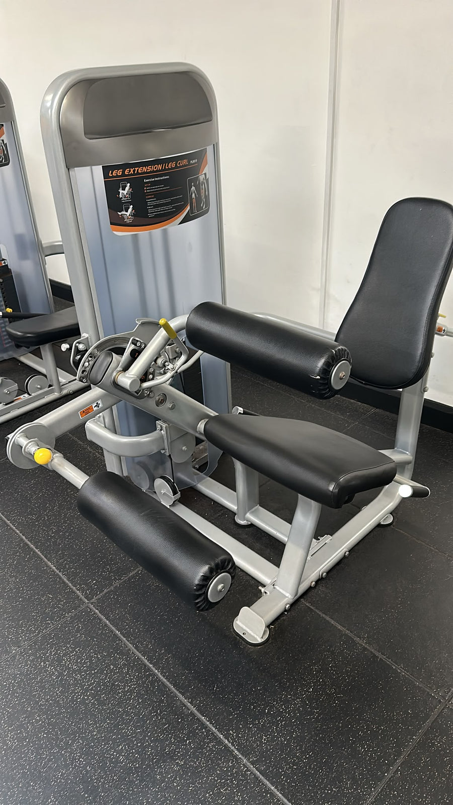 Gym Gear Dual Series Leg Extension / Leg Curl